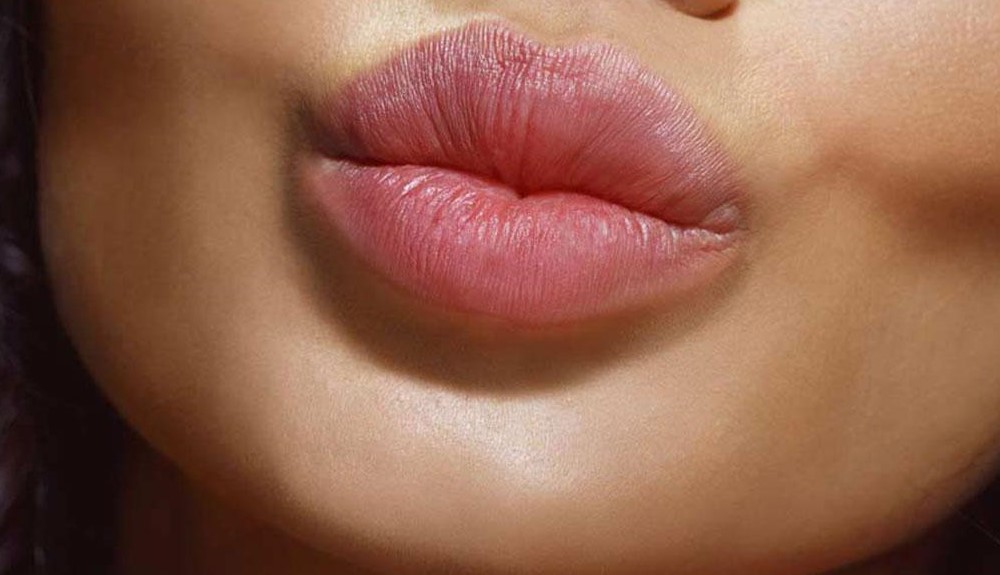 چرا افراد به سراغ پروتز لب می‌روند؟